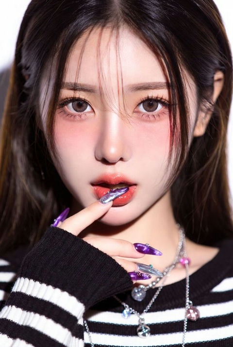 年轻女性的超近特写肖像 的效果示例图